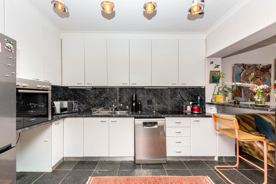 To Let 1 Bedroom Property for Rent in Green Point Western Cape